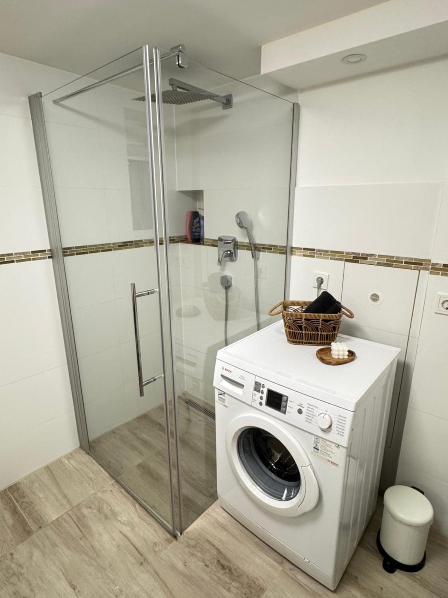 Family & Friends 75m2, Messe Appartement *