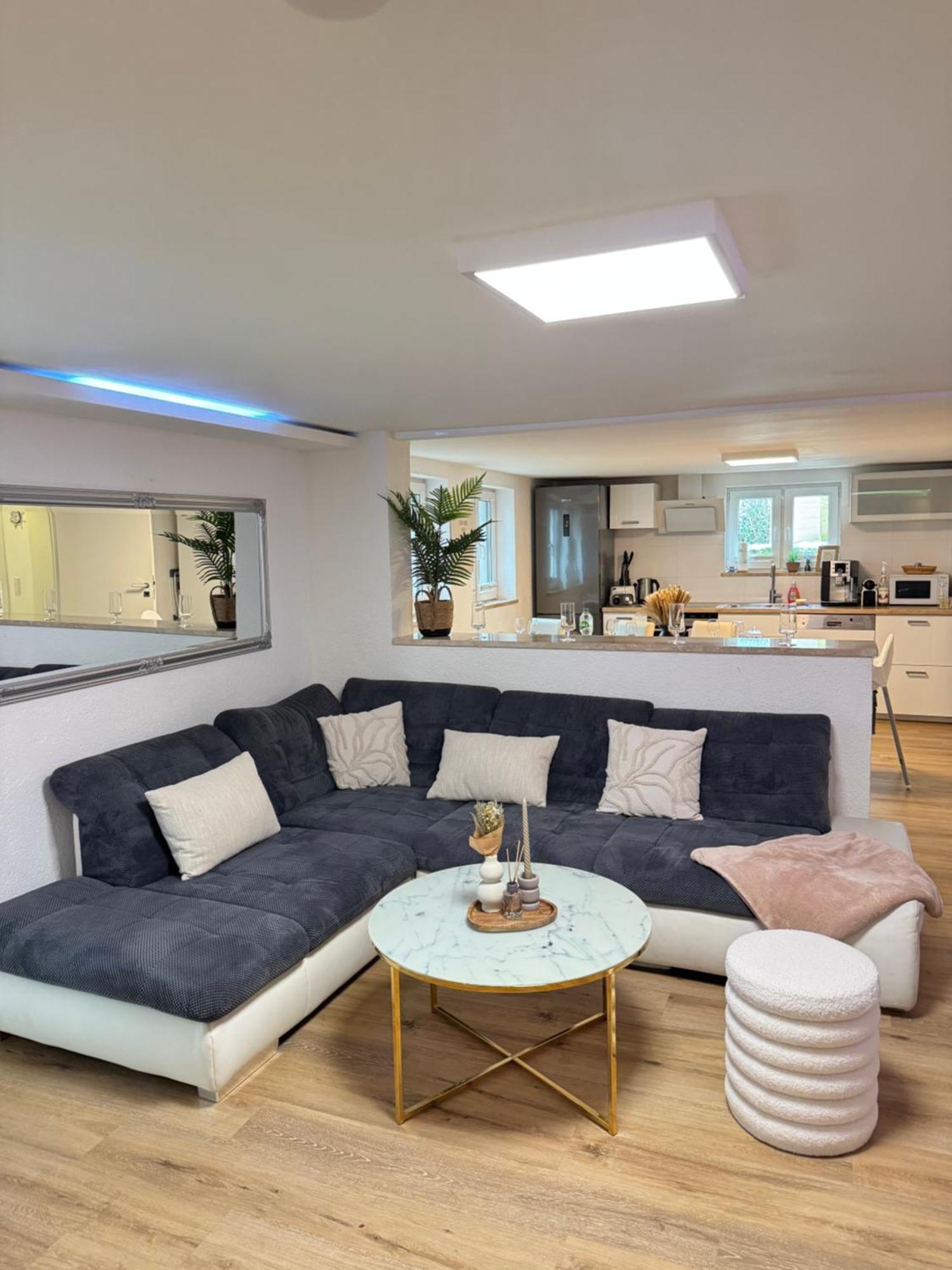Family & Friends 75m2, Messe Appartement *